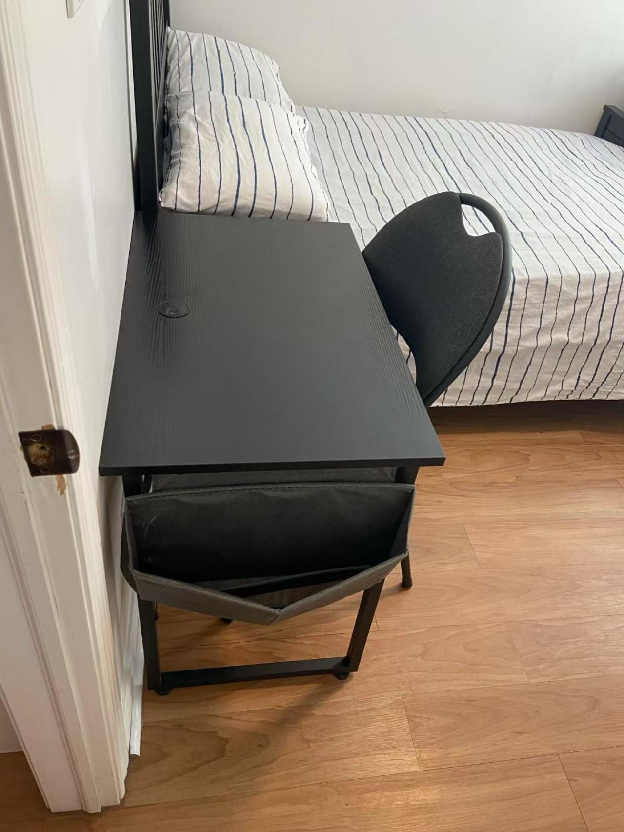 Double Room With Shared Bathroom 536B 토론토 외부 사진
